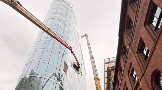 NMT Crane Hire delivers precision lift in Manchester City Centre